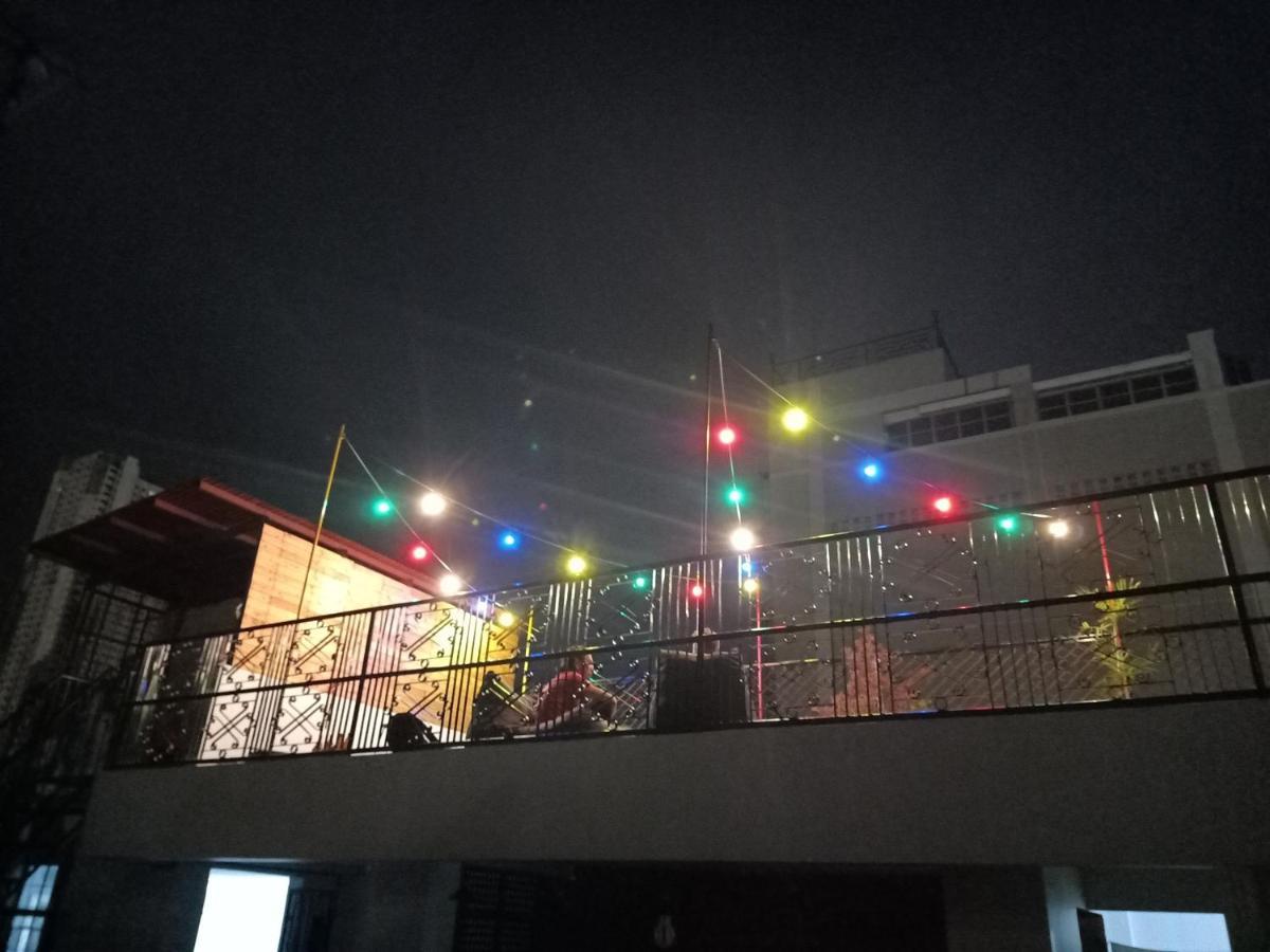 Sean'S Boat Hostel Manila Exterior photo