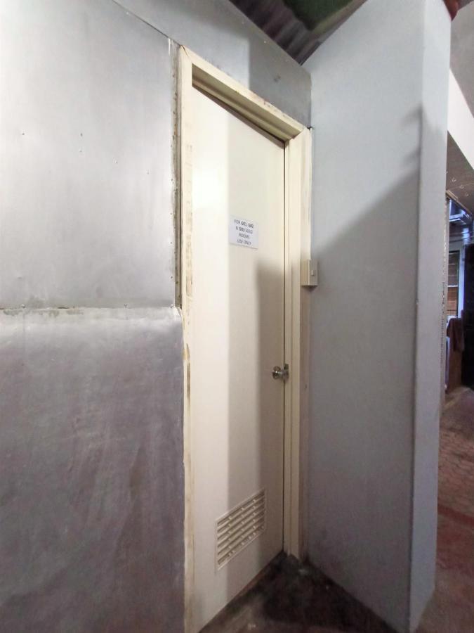 Sean'S Boat Hostel Manila Exterior photo